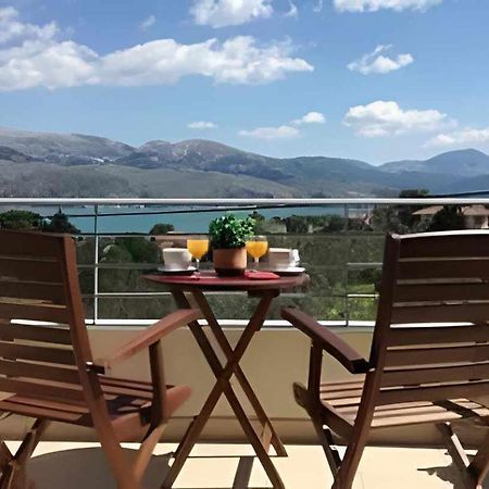 Apartamento Vista Di Mare Lixouri Exterior foto